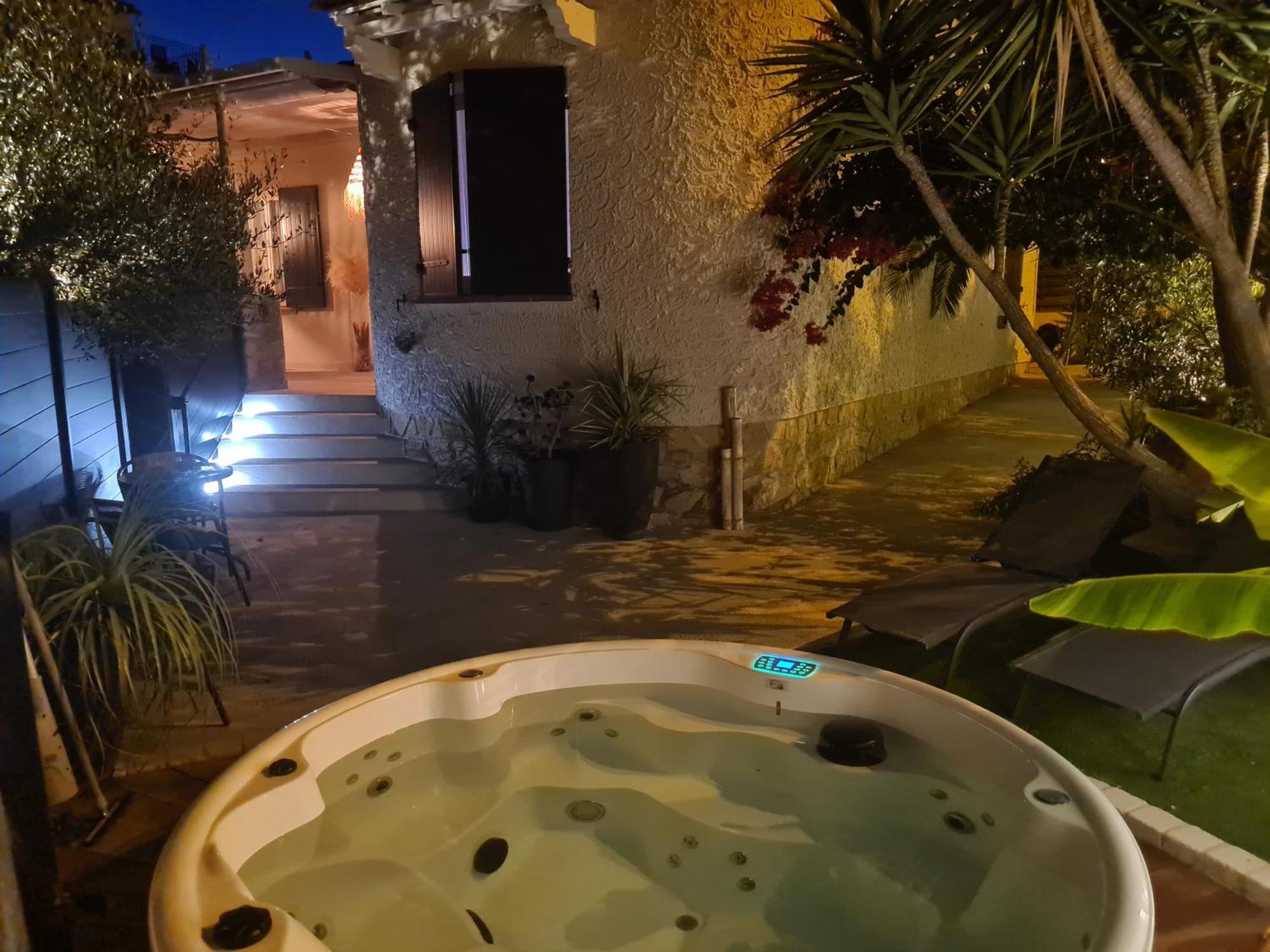 L'Oursinade - Jolie Maison Avec Jacuzzi Et Jardin Bandol Exterior foto